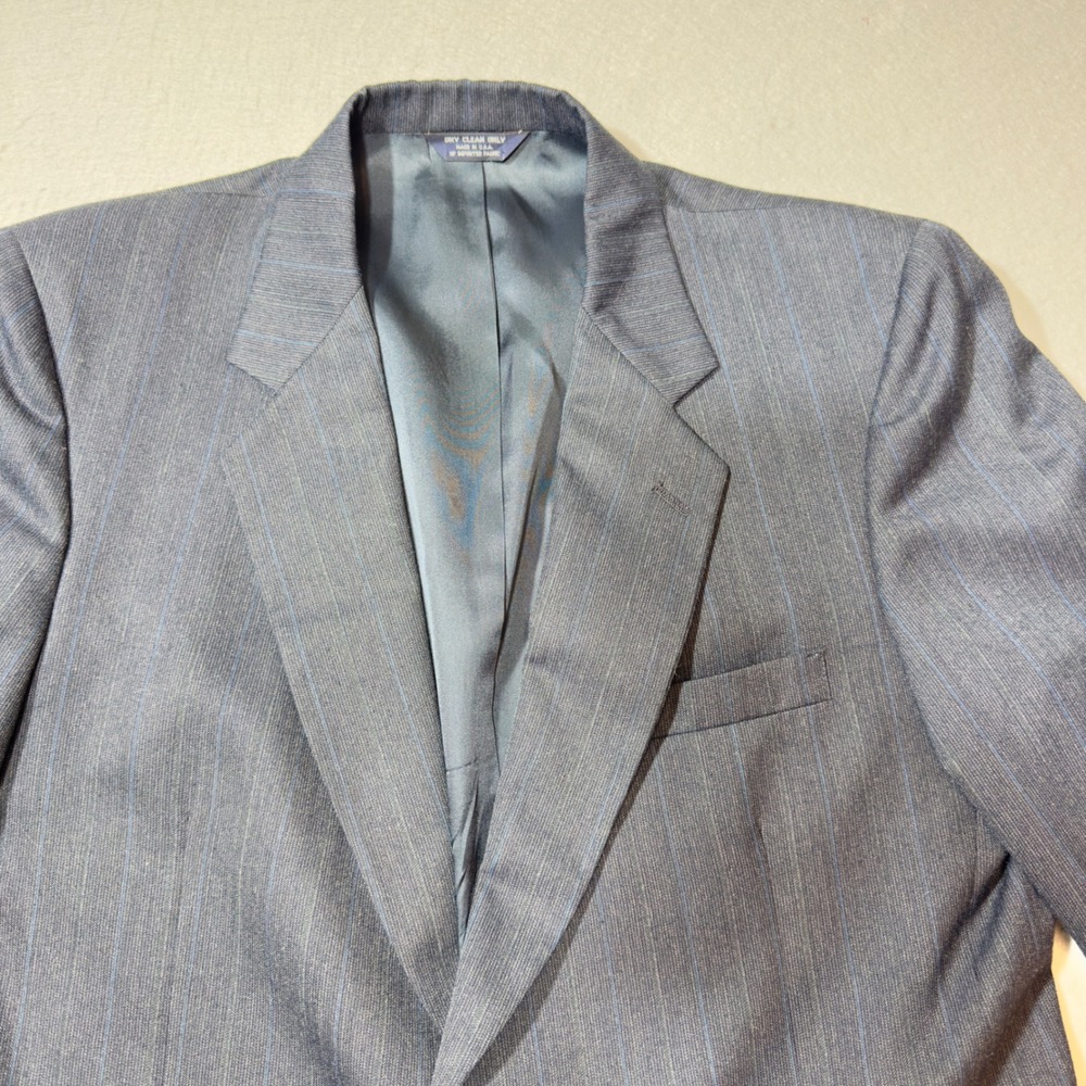 Kuppenheimer Blazer Mens Gray Pinstripe Good Vintage Sport Coat USA Made